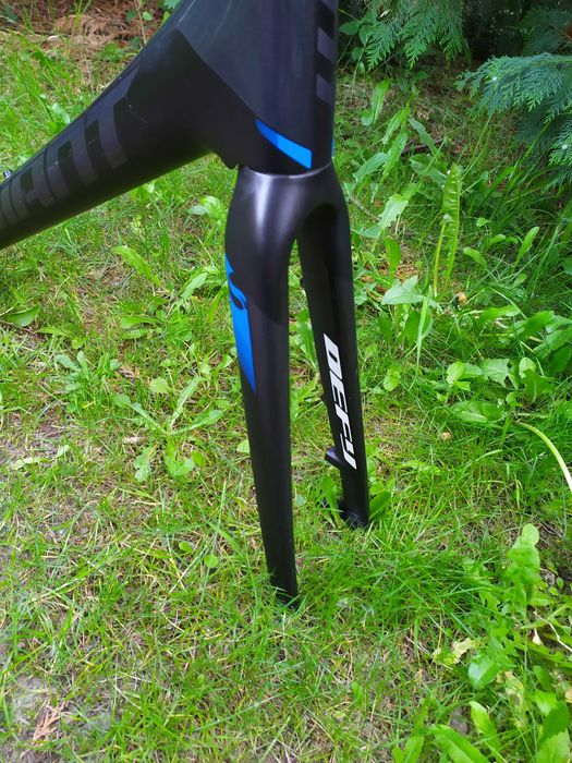 Giant Defy Advanced PRO 0 rama  szosowa CARBON  Over Drive Uszkodzona  Polecam