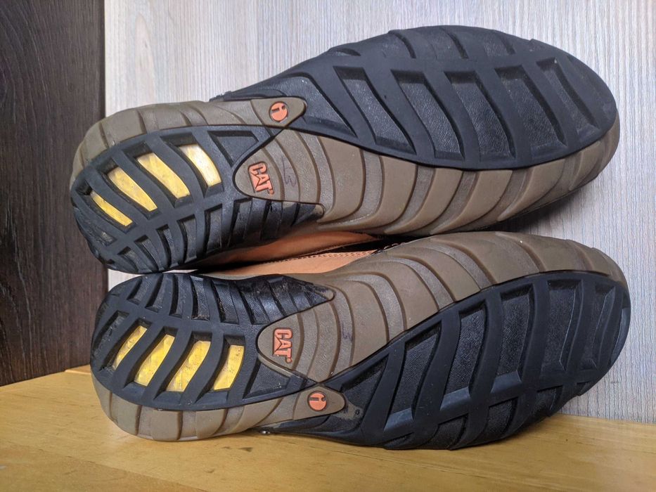 Caterpillar - шкіряні кросівки