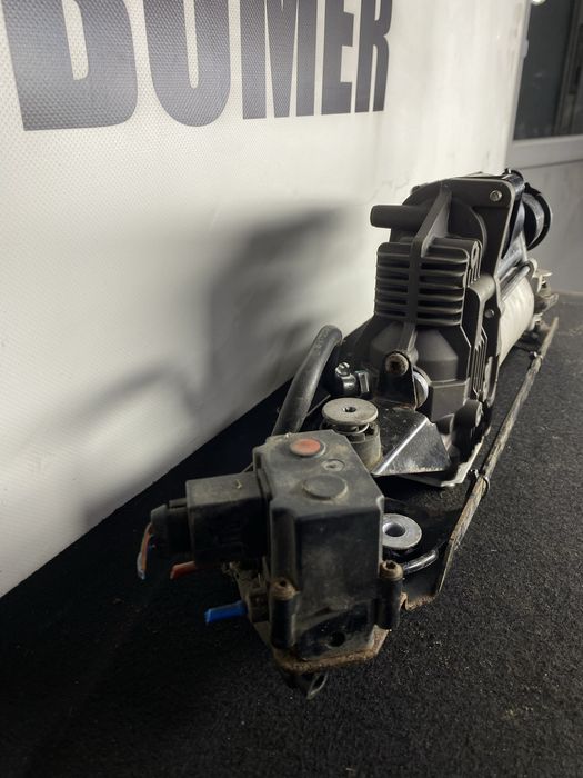 Компресор Пеевмо Підвіски BMW E61 Компрессор Пневмоподвески БМВ Е61