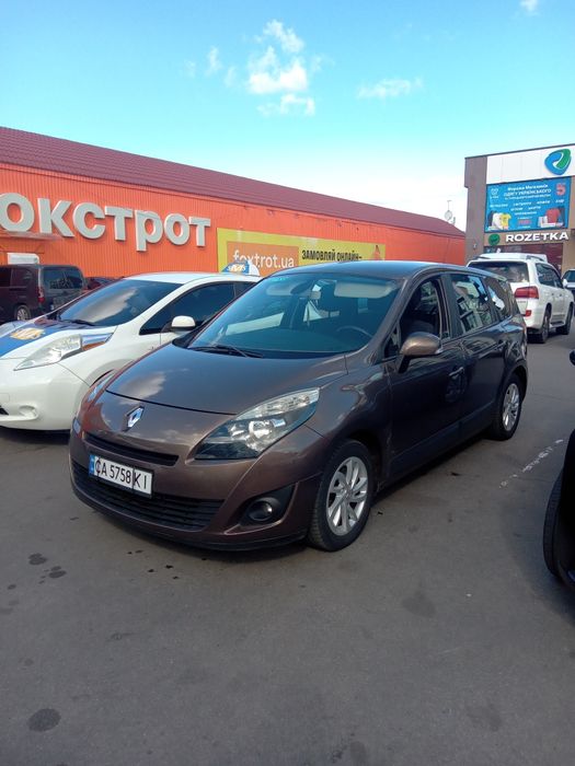 Рено гранд сценік 3 1.9dci сімейний автомобіль