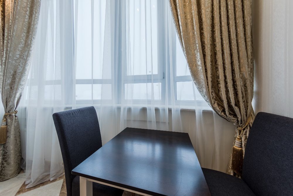 посуточно1к,вид,центр,ЖК Элегант,парковка,метро.ж/д вокзал,университ