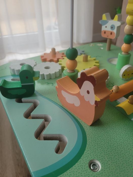 Drewniany stolik edukacyjny Janod