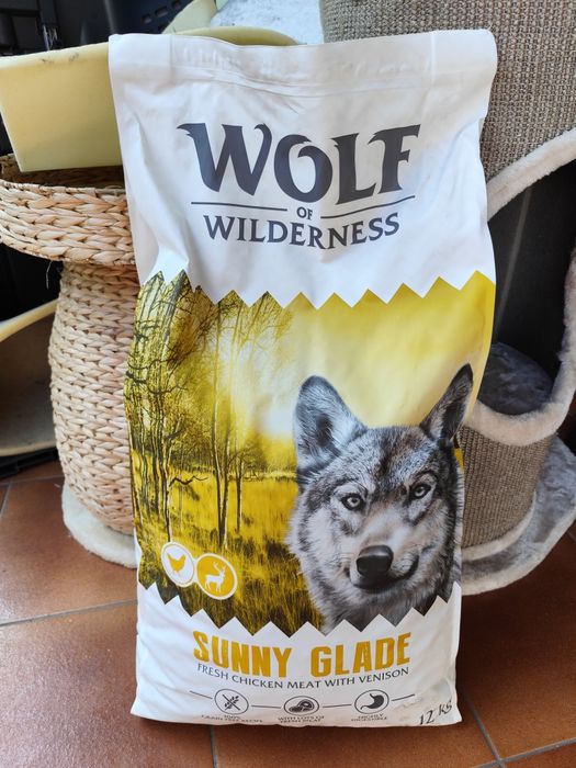 Sucha, bezzbożowa karma dla psów Wolf of Wilderness Adult „Sunny Glade” kurczak z jeleniem- 12 kg