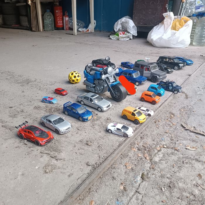 Продам модельки игрушки