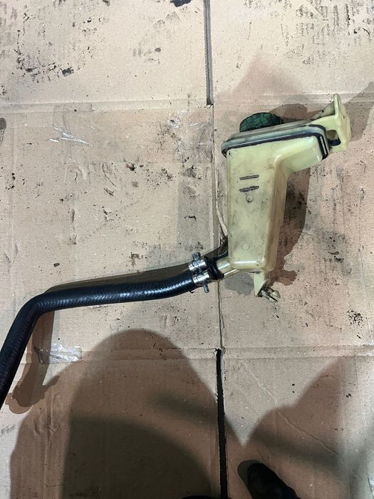 Бачок насосу ГУР Volkswagen Passat B5 - 8d0422373c Пассат б5