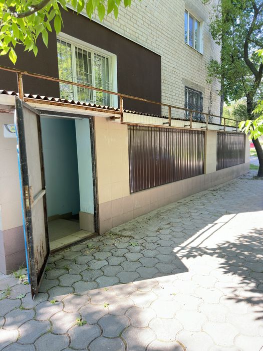 Вбудоване приміщення комерційного призначення