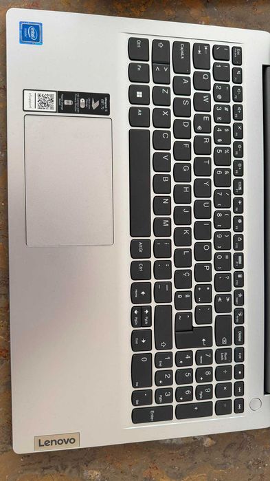 Portatil lenovo na caixa