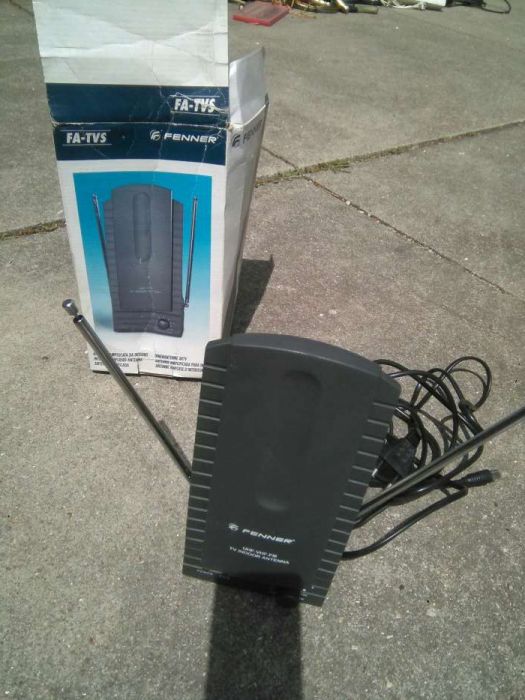 Antenas de televisão nas caixas vendo ou troco