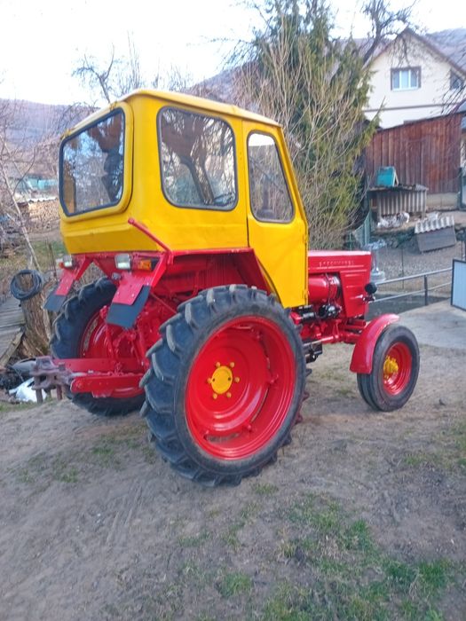 Продам трактор т25