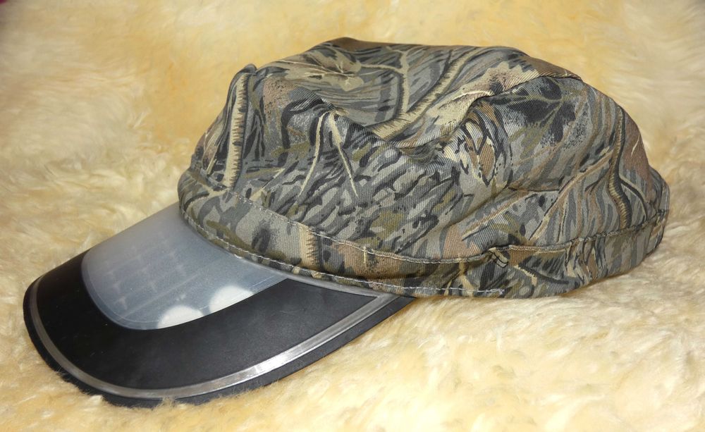 Кепка для рыбалки 2CSolar с солнечной панелью и двумя светодиодами