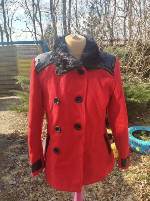 Płaszczyk damski czerwony rozmiar  M/L  firma italy