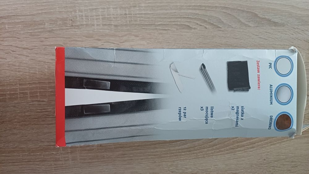 Siatka magnetyczna na drzwi biała