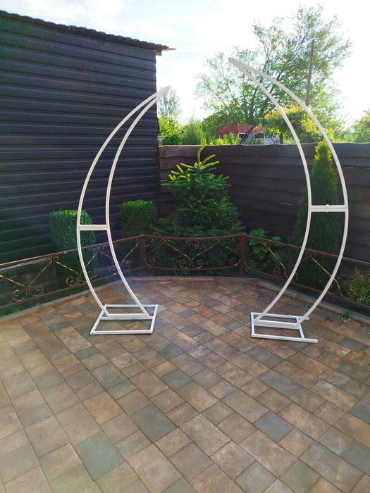 Весільні каркаси та арки різноманітних форм