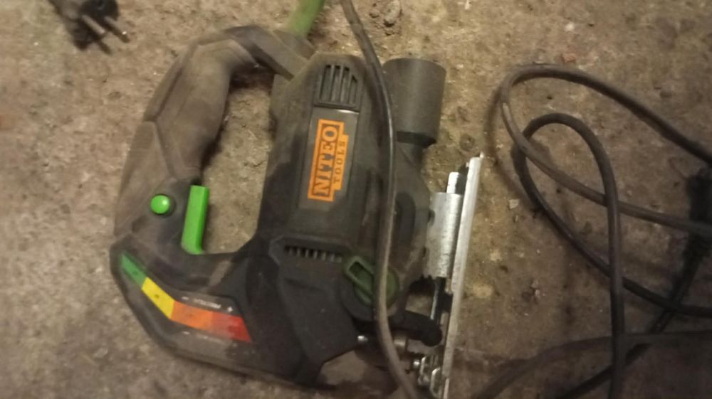 Wyrzynarka sieciowa marki Niteo Tools. 
Moc: 710 W.