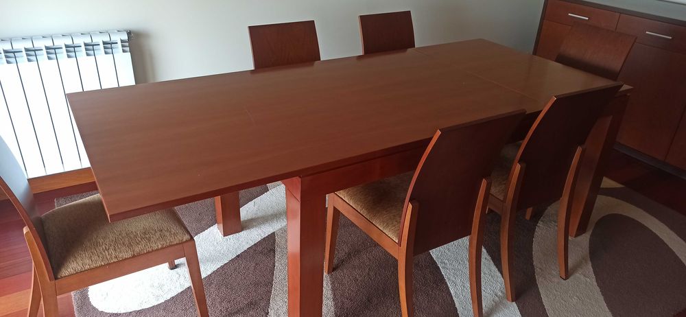 Mesa de sala de sala de jantar e cadeiras