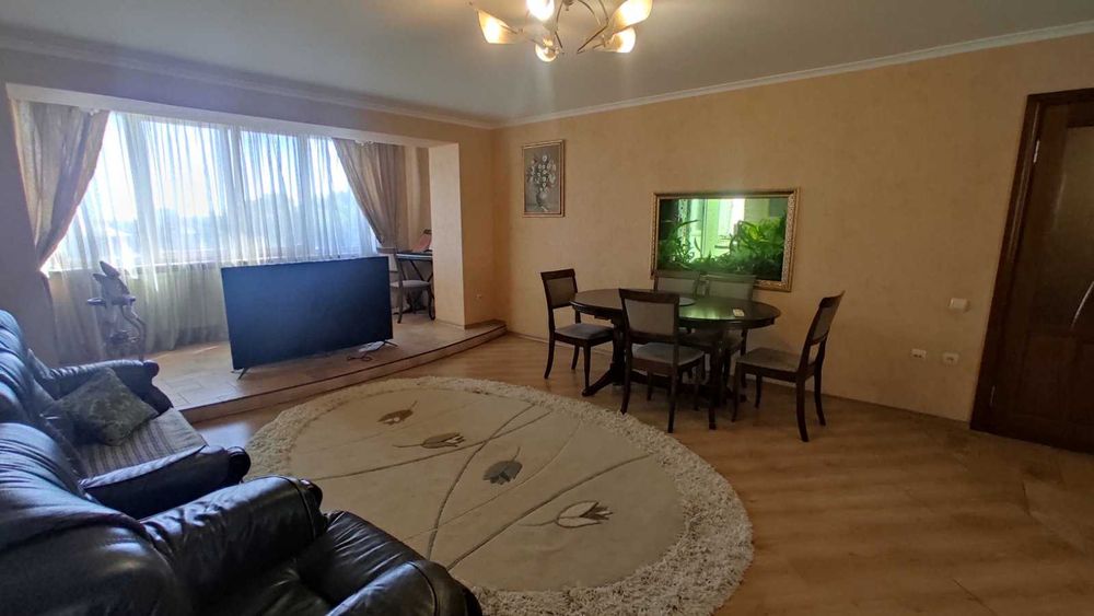 Здам 2х рівневу квартиру в Центрі 3030
