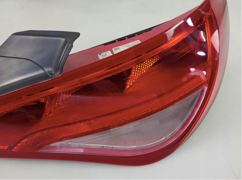 lampa prawy tył prawa tylna MERCEDES CLA C117 W117