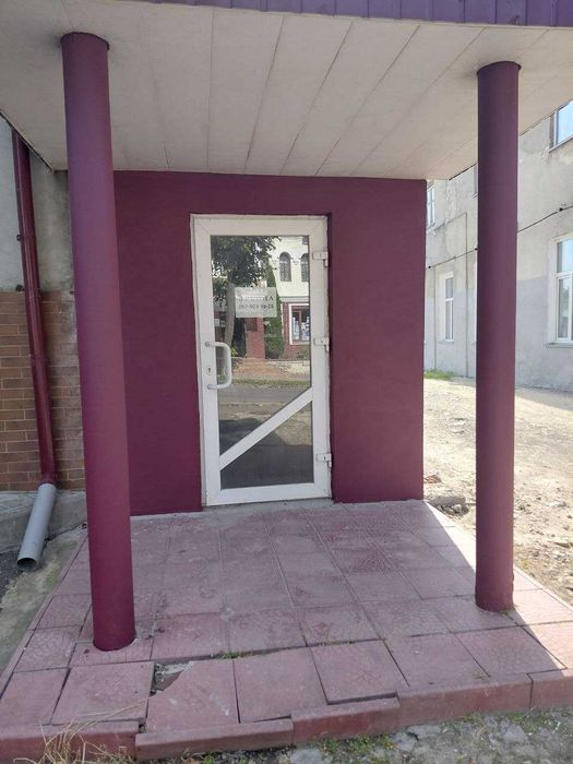 продається нежитлове приміщення цокольного поверху в місті Збараж