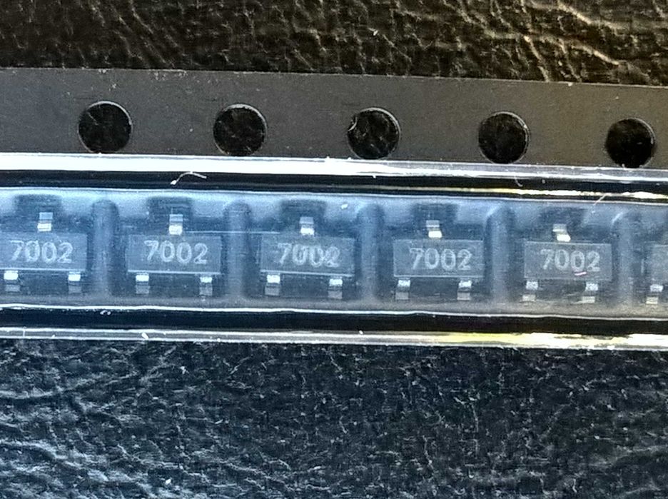 Транзистор  12W 7002. 2SC1815, L7912CV, KTA1046 Y