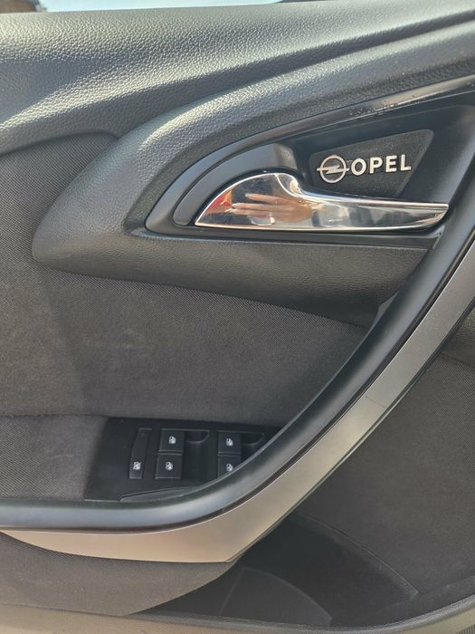 Opel Astra 1,4 T LPG kamera cofania