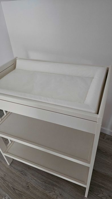 Trocador branco c/muda-fraldas