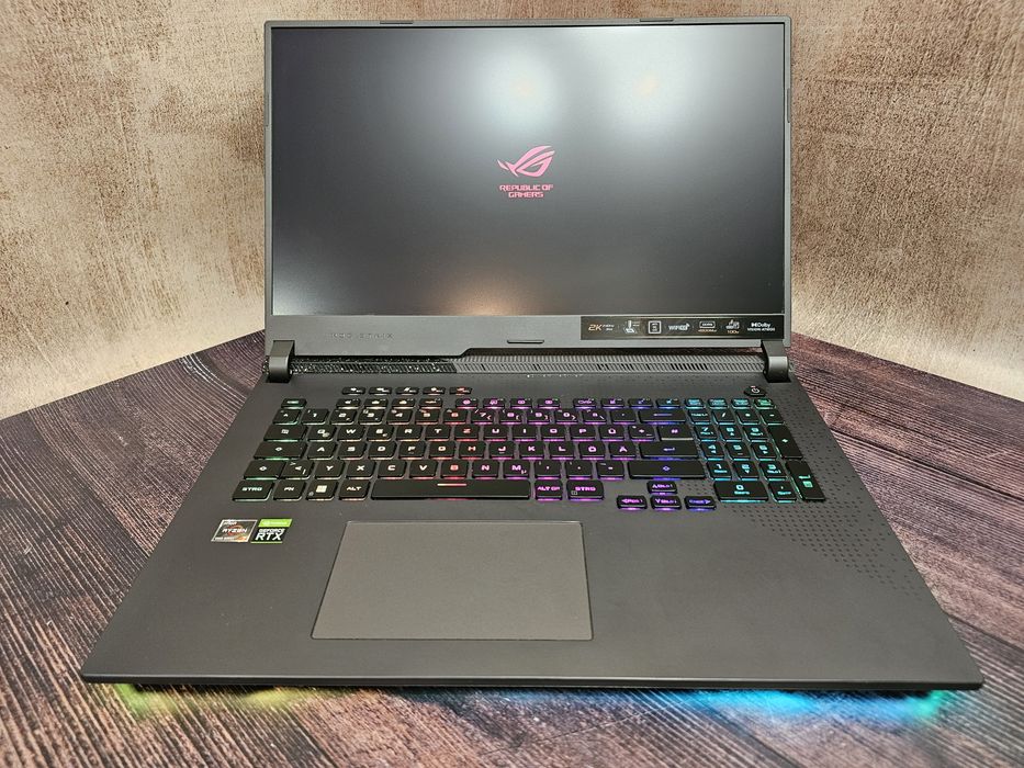 Ігровий ноутбук ASUS ROG Strix G17 G713RW (Ryzen 7 6800H/32Gb/RTX 3070 Ti/SSD 1Tb/IPS 2K 240Hz) з гарантією
