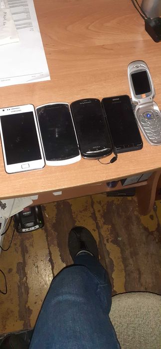 Stare telefony komórkowe