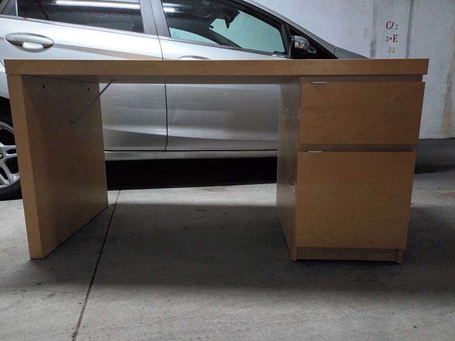 Secretária impecável