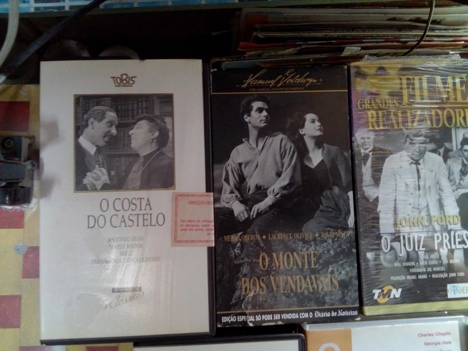 19 filmes em VHS Clássicos com as caixas