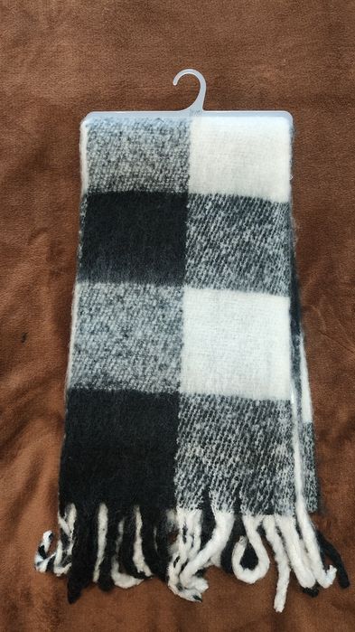 Шарф теплий, модний фірмовий.