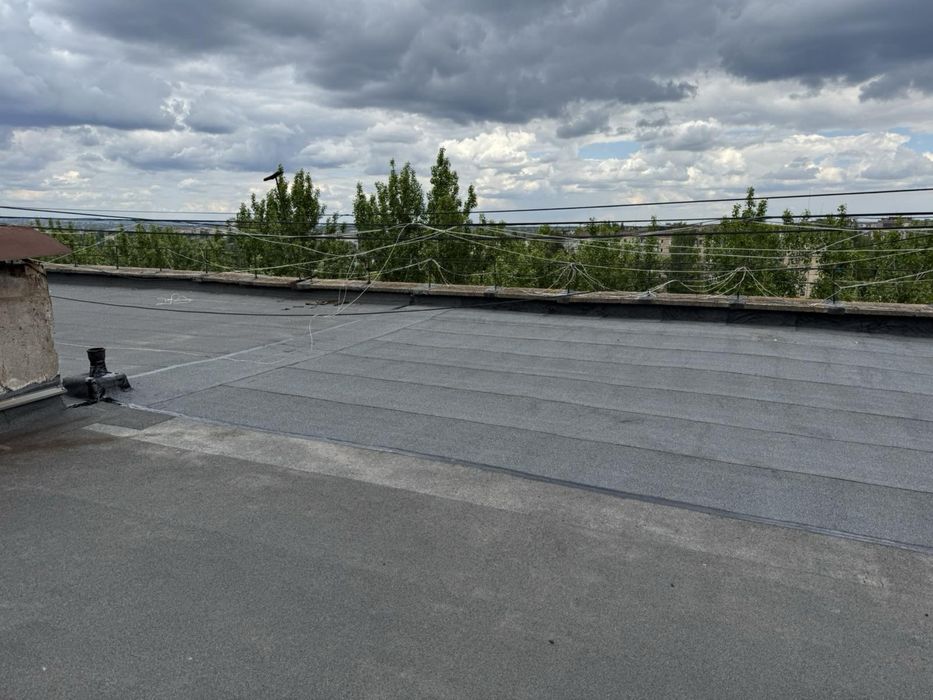 Покрівля даху рубероид . Кровля крыш. Частичные ремонты кровли. Рубиро