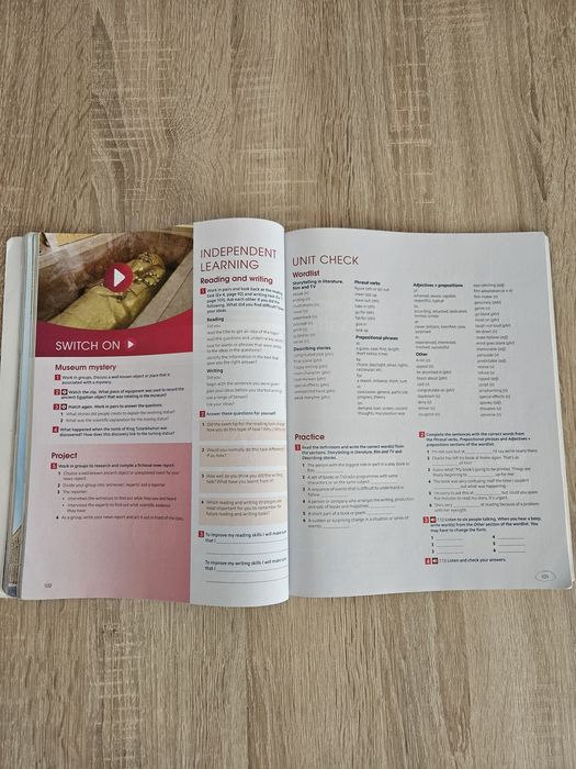 Gold experience  B2  podręcznik plus ćwiczenia