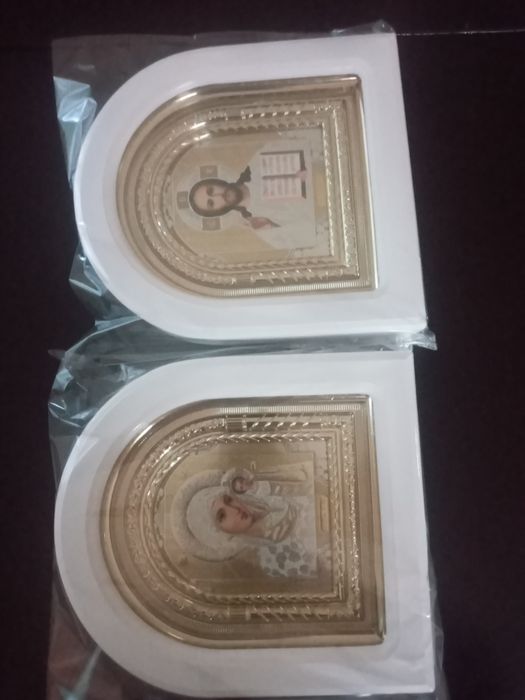 Ікони в дерев'яній рамці