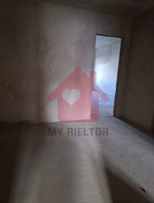 Продаж квартири з видом на Озеро!