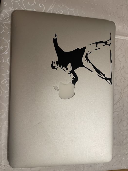 Продам макбук аір13