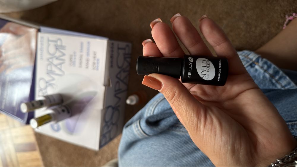 Material manicure