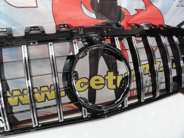 Grelha frontal em preto piano brilhante e cromado com espaço para símbolo e camera para Mercedes Classe A W177 / V177 2018-2022 Panamericana / GT-R