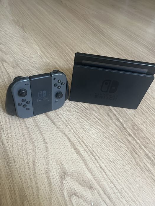 Nintendo Switch com acessórios + jogo pokemon lets go pikachu(opciona)