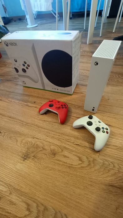 Xbox Series S 512 GB com 2 comandos