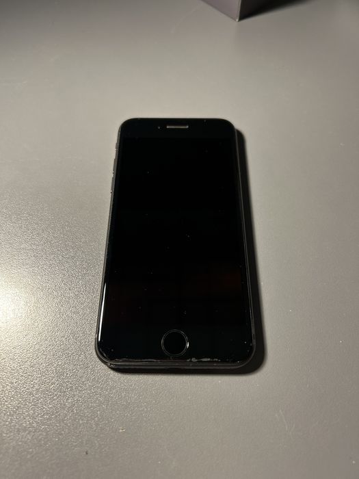 Iphone 8 czarny 64 GB