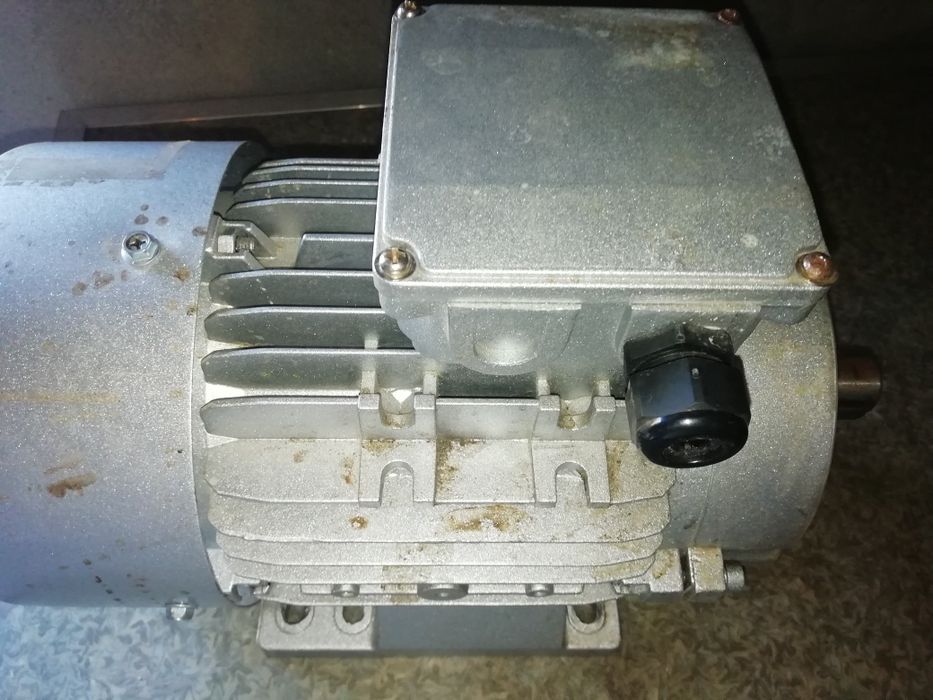 Двигун Nerimotori MR90A0123 90L-6