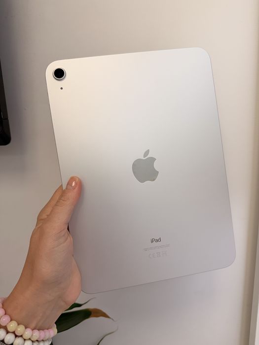 iPad 10 Gen ~ 64 Gb ~ Silver ~