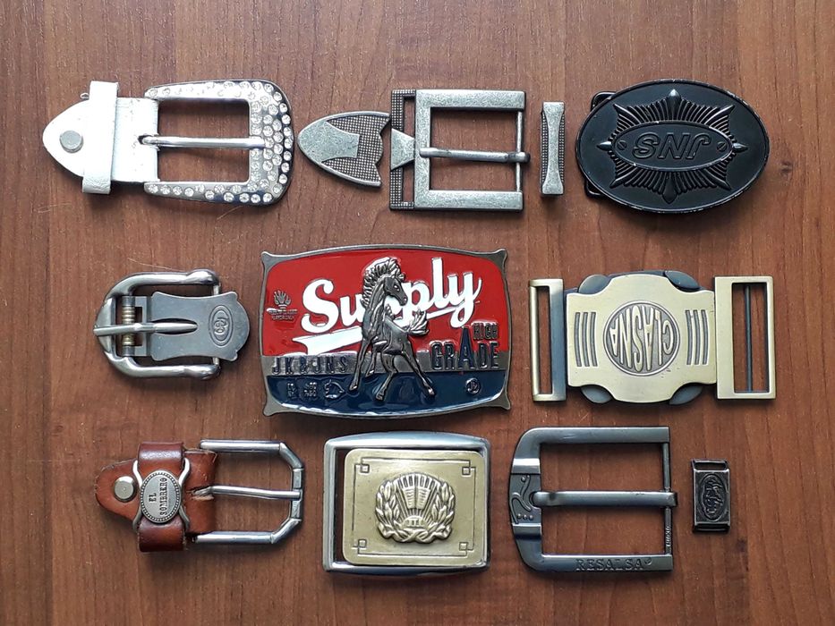 Вінтажна пряжка в емалях для ременя. Бахрома кручена, золота нитка.