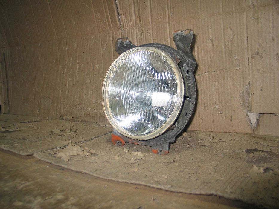 lampa przod reflektor kosz vw lt 1 I 75-86r. oryginal hella