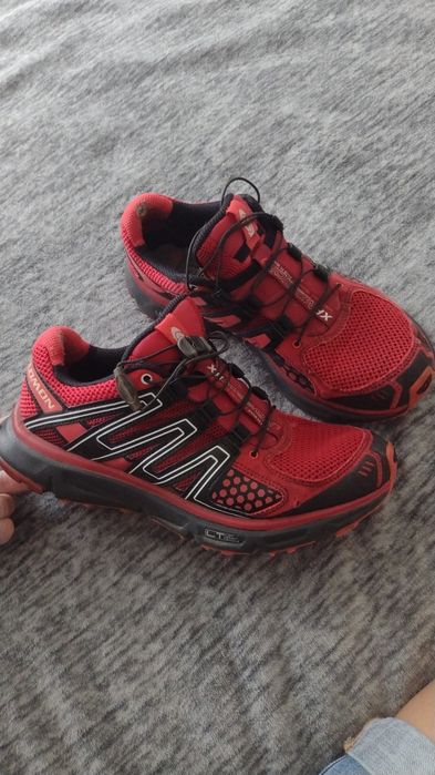 Salomon XS mission 1 trail sneakers 39 1/3 czerwono czarne buty damski