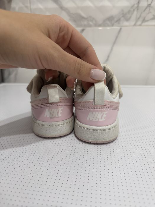 Кросівки для дівчинки Nike