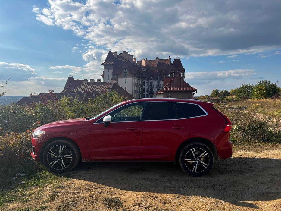 Volvo XC60 2018 II покоління  •  2.0 T8 Geartronic (390 к.с.) PHEV AWD  •  R-Design