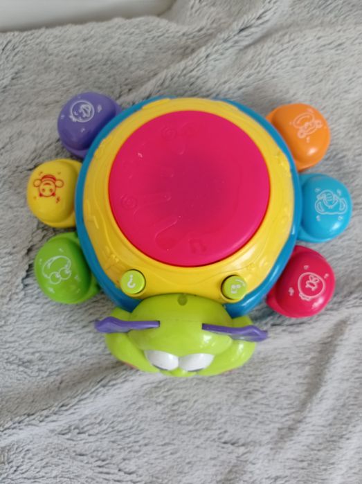 Bębenek stworek jedzący j. Angielski