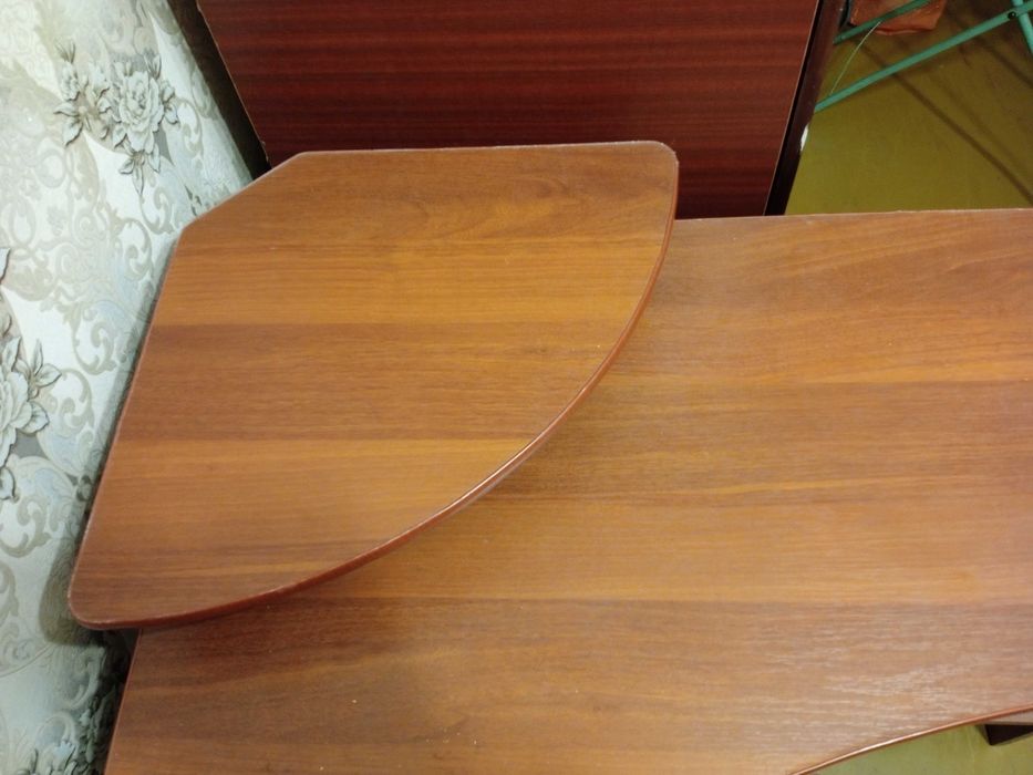 Стол компьютерный письменный для школьника, студента