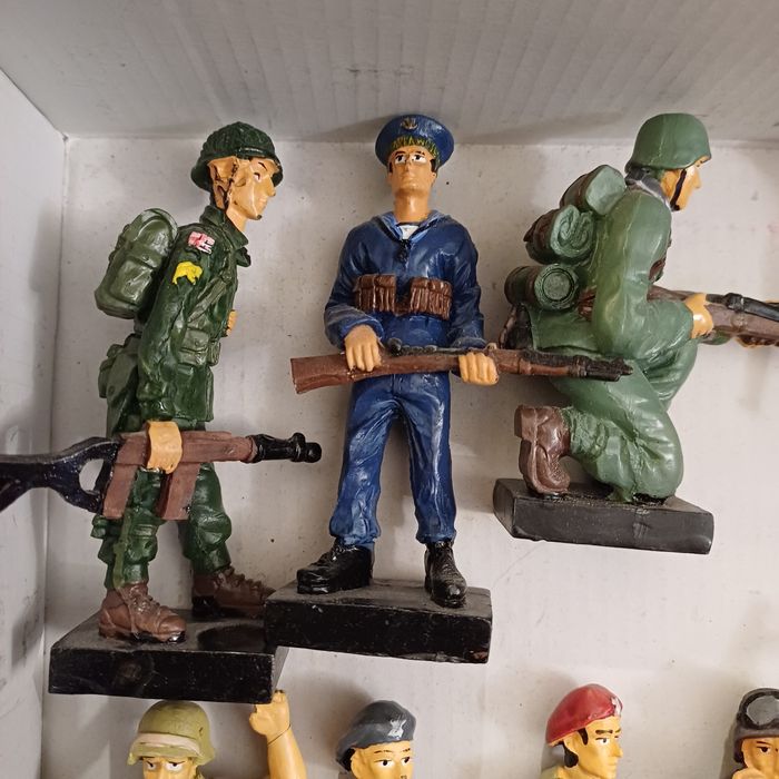 Figurki Żołnierze XX Wieku 11 szt